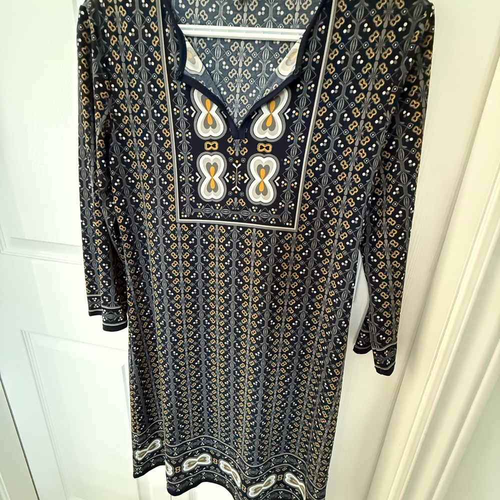 Max Studio Black and Gold Geometric Tunic